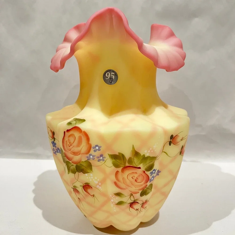Large Fenton Burmese Custard Diamond Optic Vase 9.5